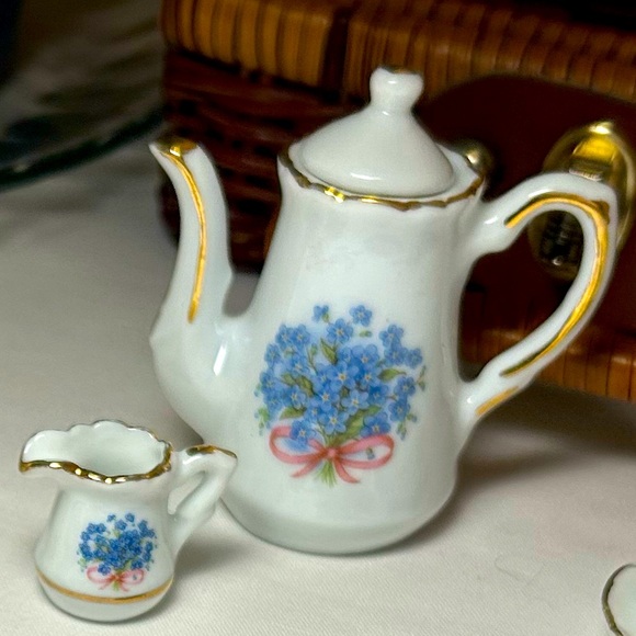 Reutter Porzellan Vintage Miniature Tea Set - Picture 8 of 13